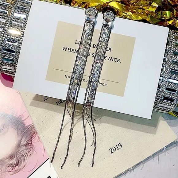 Silver Fringe Black Tassel Multistrand Zircon Dangle Earrings - Picture 4 of 6